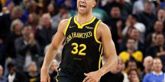 电竞比分网-库里之后勇士首人！TJD横空出世化解勇士护筐危机