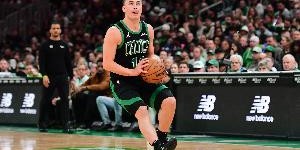 超六风采！普理查德上半场9中5得14分 三分7中3